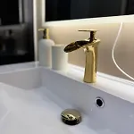 Recently Renovated דירה *