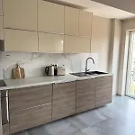 Recently Renovated דירה *